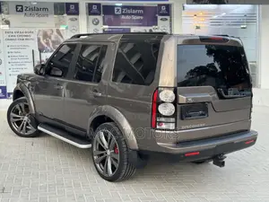 Land Rover Discovery 2016 Brown