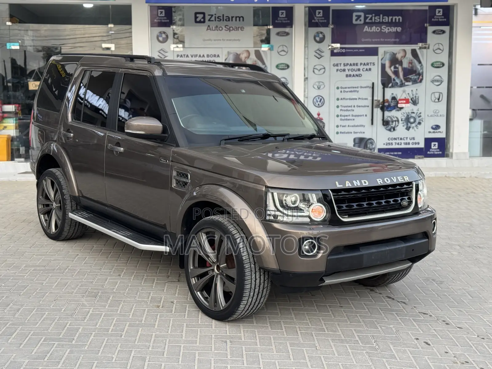Land Rover Discovery 2016 Brown