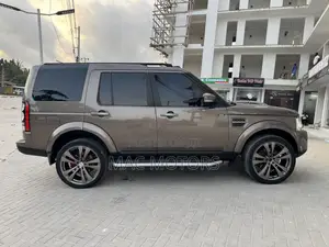 Land Rover Discovery 2016 Brown