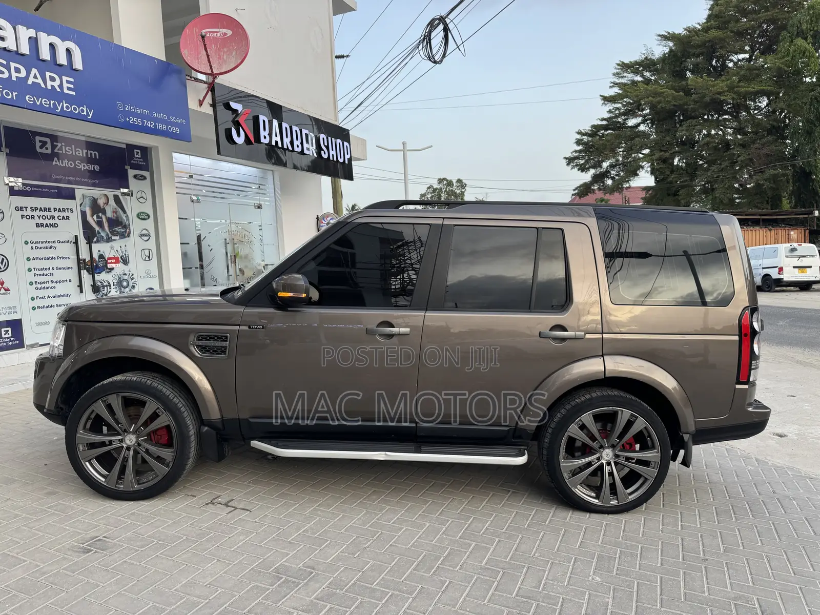 Land Rover Discovery 2016 Brown