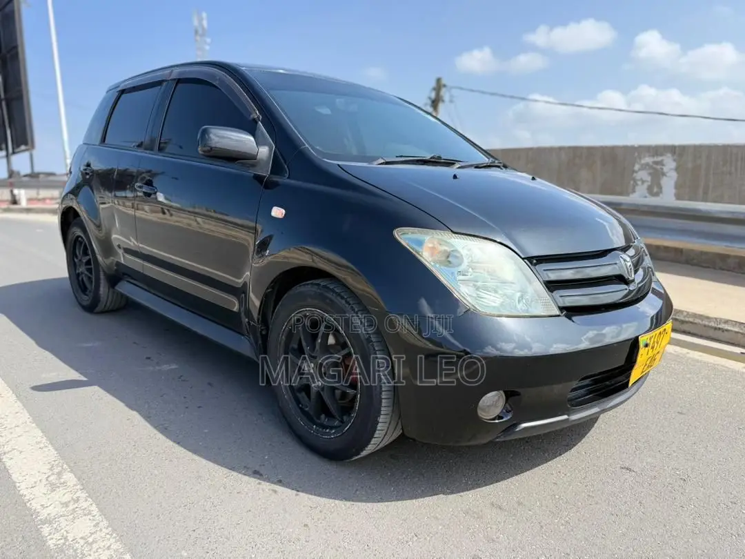 Toyota IST 2004 Black