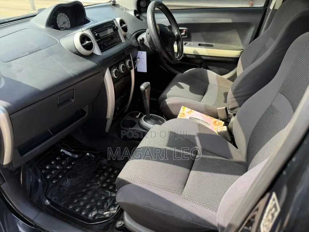 Toyota IST 2004 Black