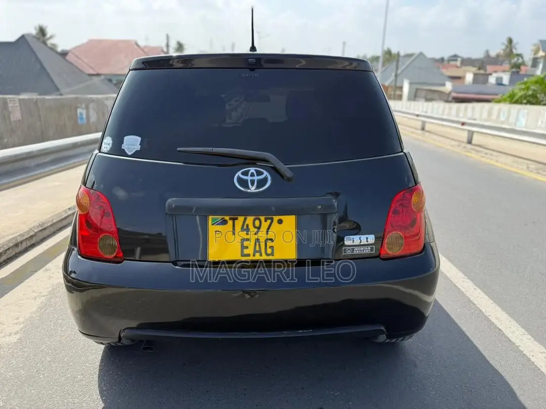 Toyota IST 2004 Black