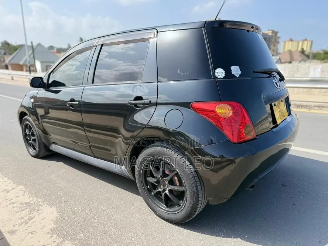 Toyota IST 2004 Black