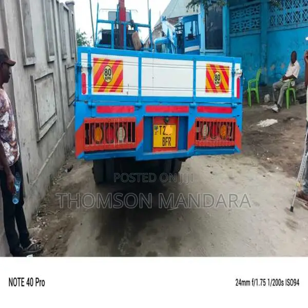 Fuso With Crane