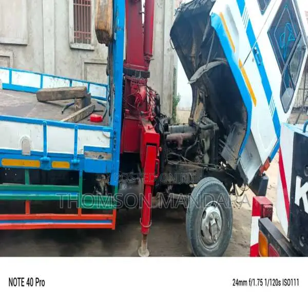 Fuso With Crane