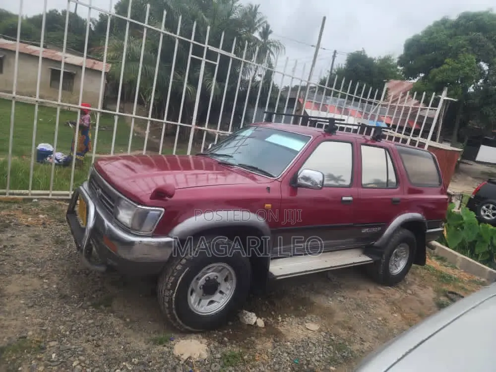 Toyota Hilux Surf 2001 Maroon