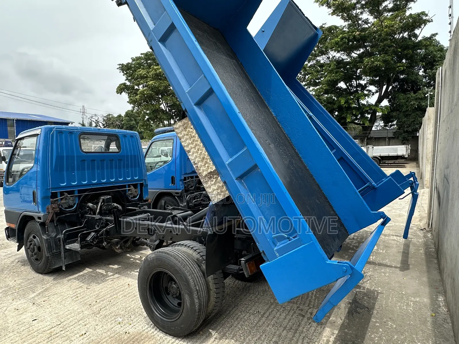 Mitsubishi Canter Dump
