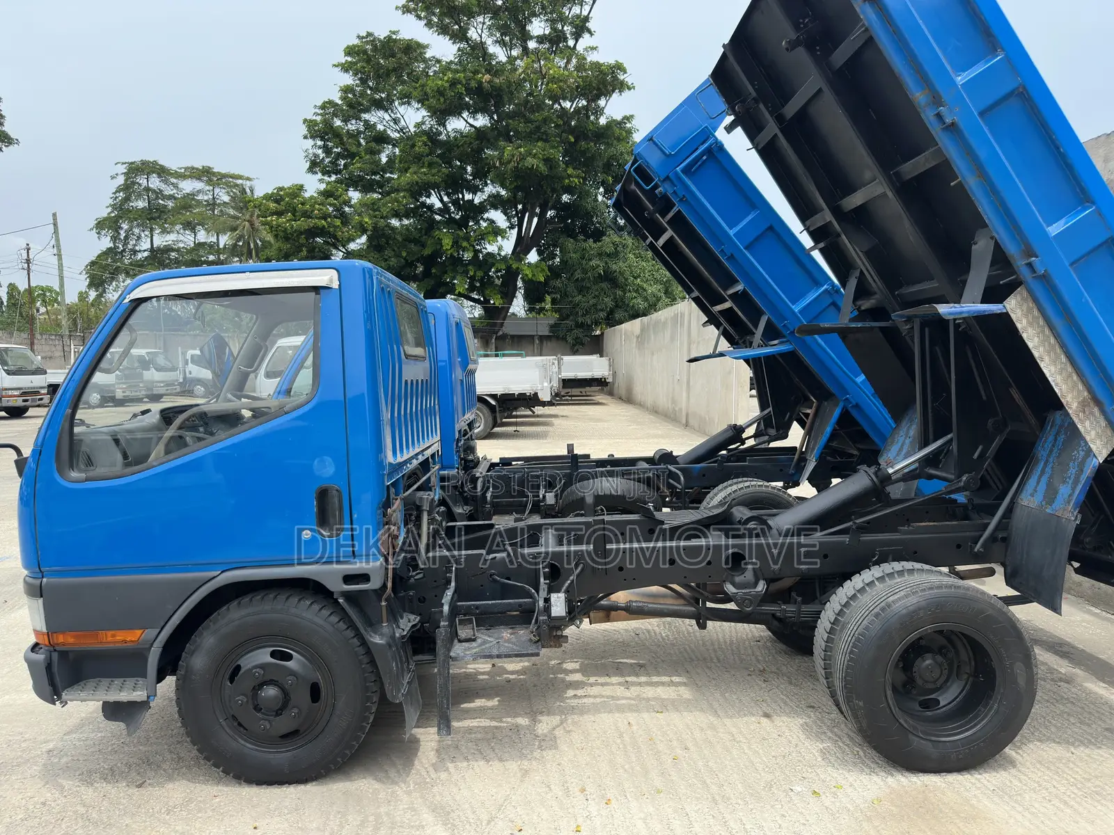 Mitsubishi Canter Dump