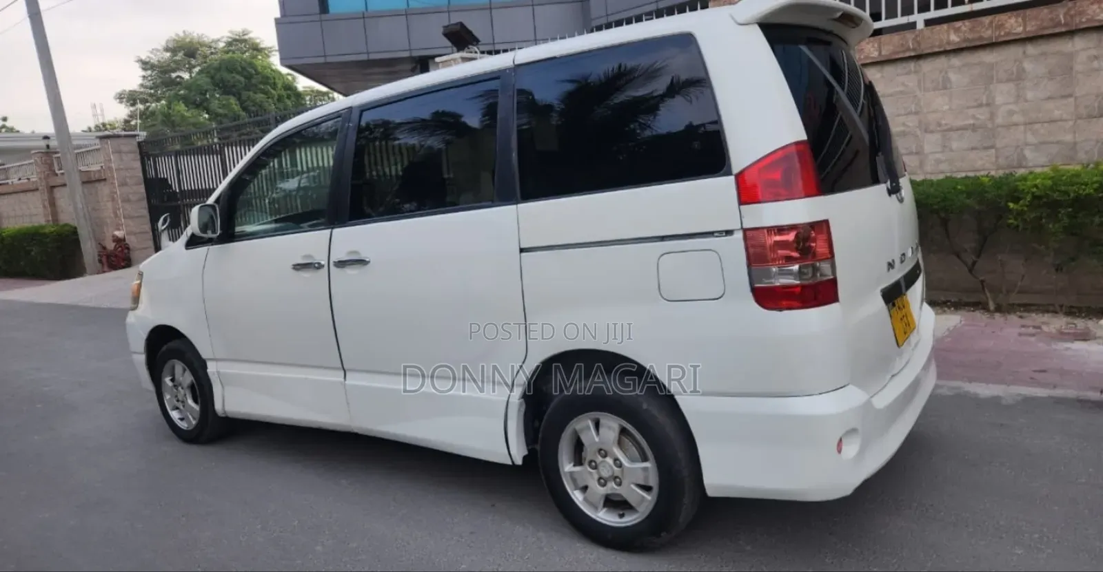 Toyota Noah 2008 White