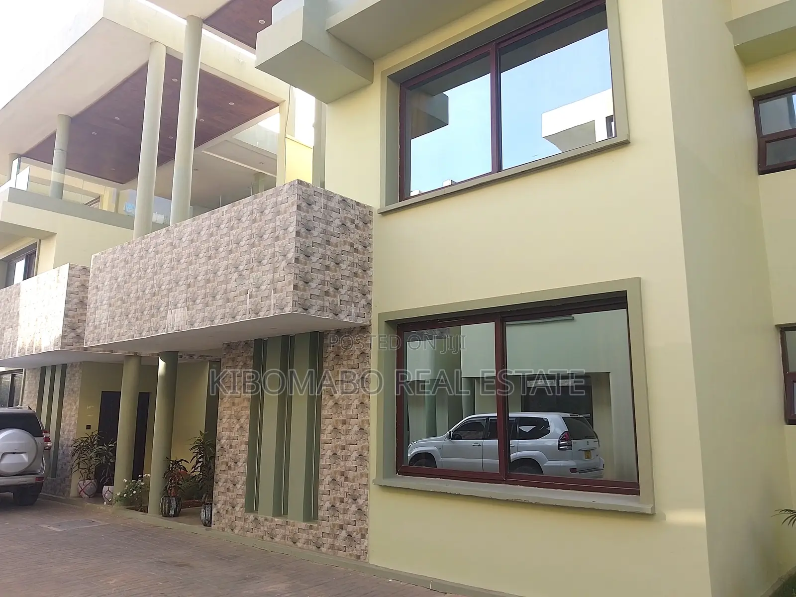 Furnished 5bdrm Villa in Masaki for rent