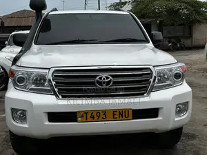 Toyota Land Cruiser 2015 White