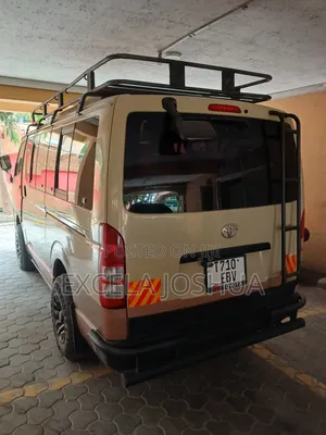 Toyota Regius 2006 Beige
