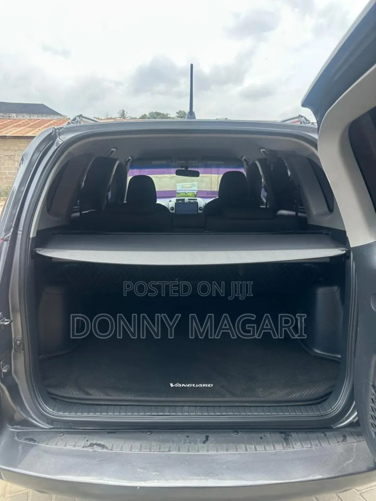 Toyota Vanguard 2010 Gray