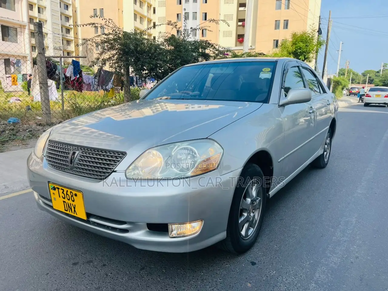 Toyota Mark II 2004 Silver