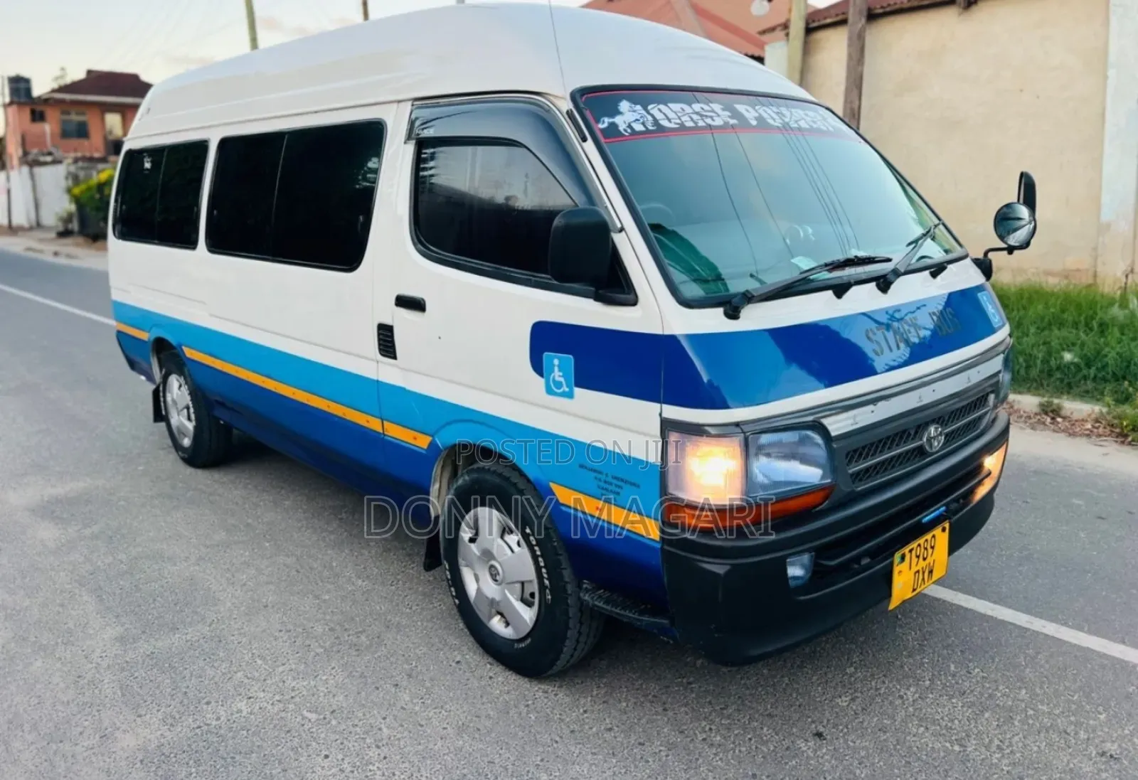 Toyota HiAce 2005 White