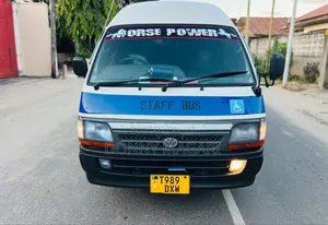 Toyota HiAce 2005 White
