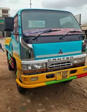 Mitsubishi Canter 2010 Blue
