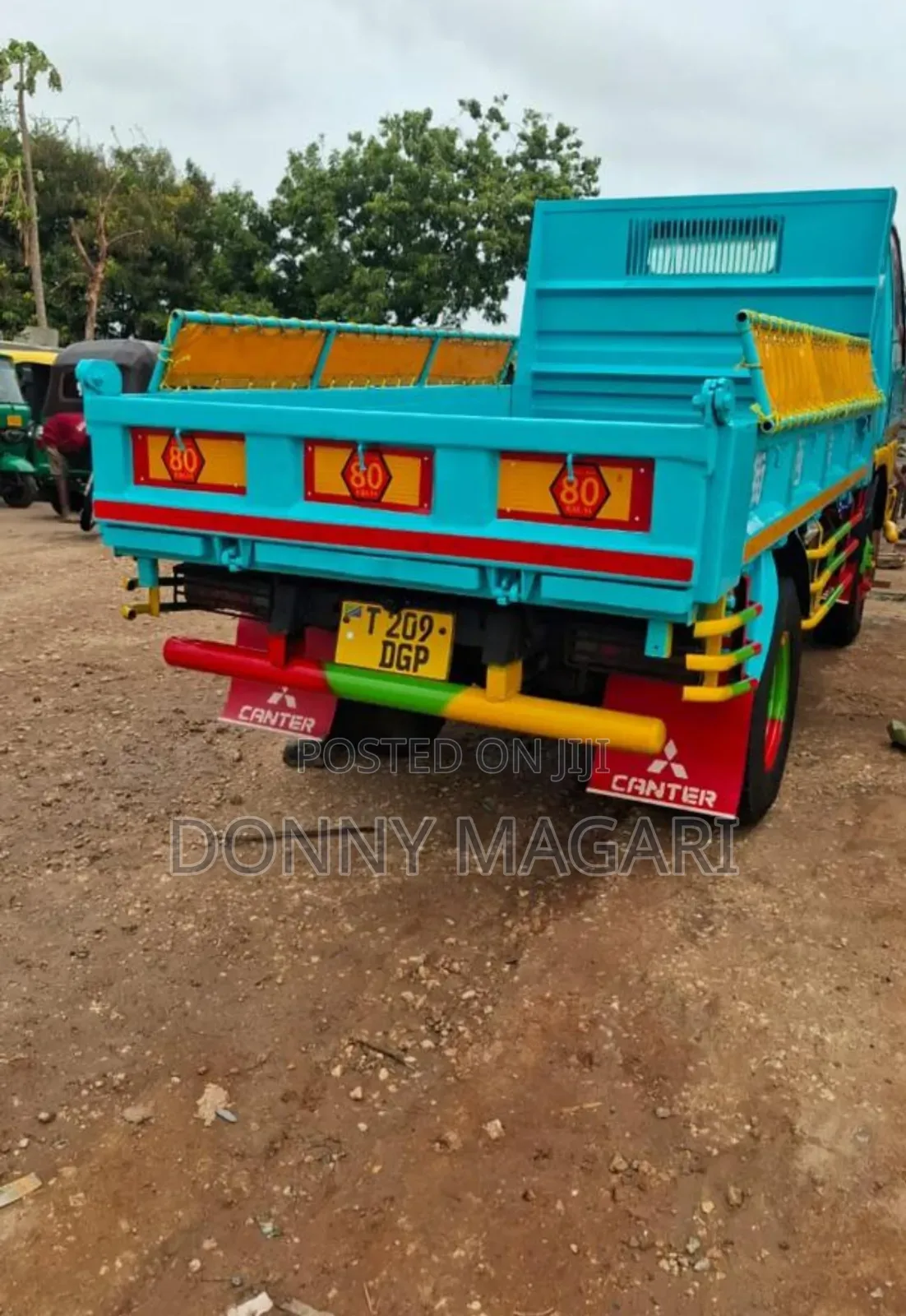 Mitsubishi Canter 2010 Blue