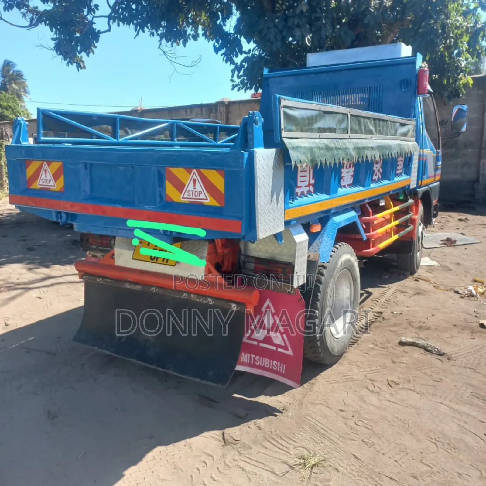 Mitsubishi Canter 2002 Blue