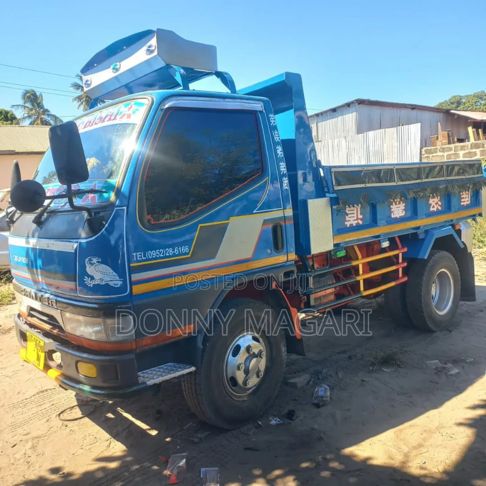 Mitsubishi Canter 2002 Blue