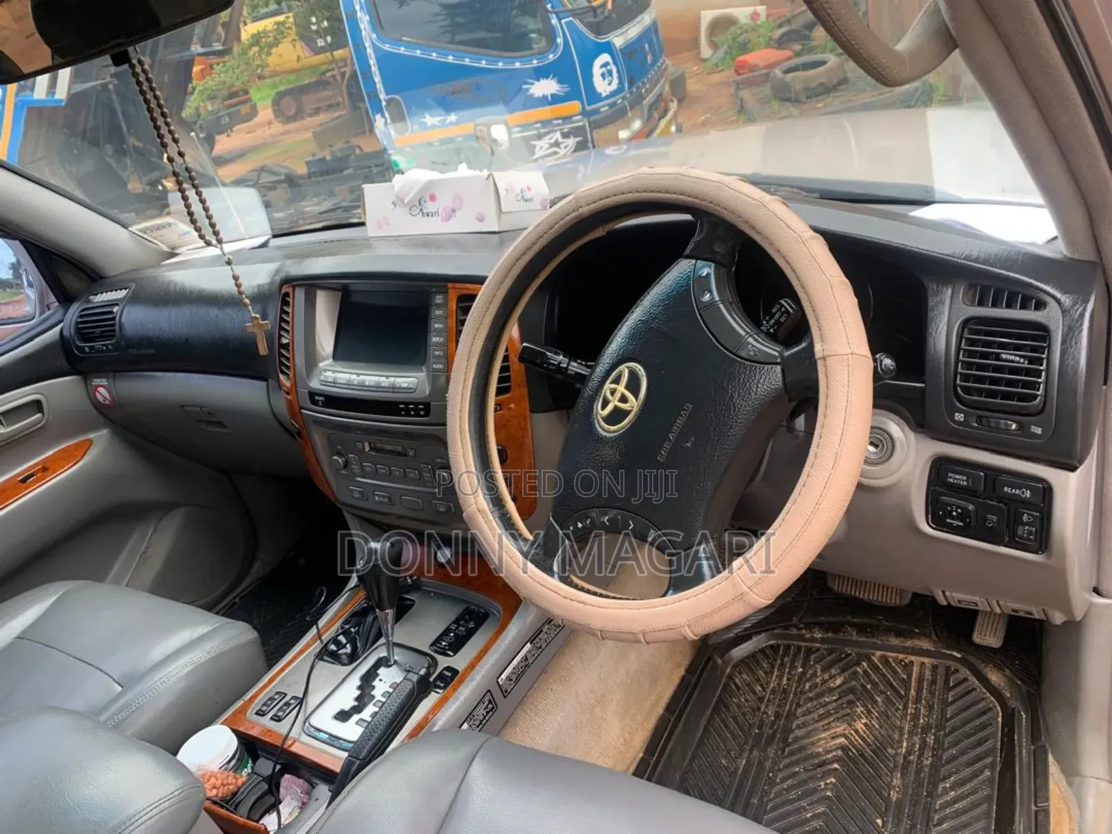 Toyota Land Cruiser 2010 Silver