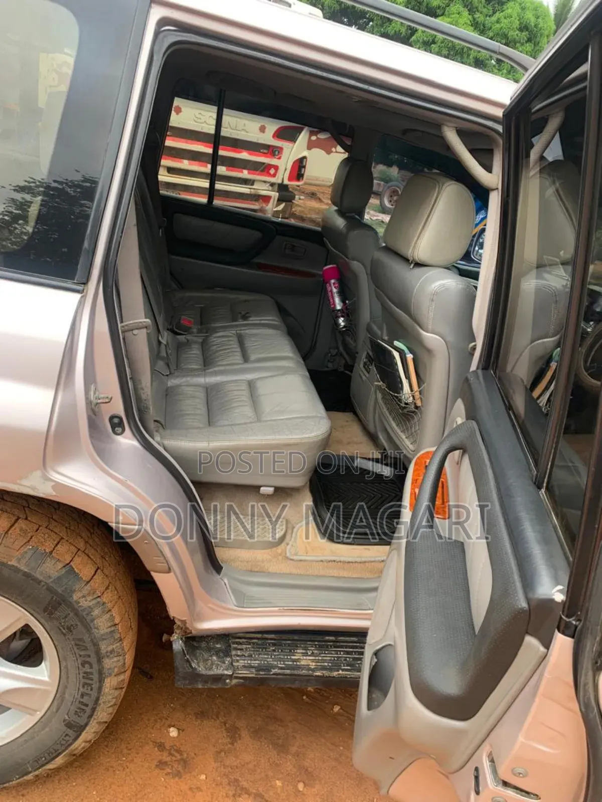 Toyota Land Cruiser 2010 Silver