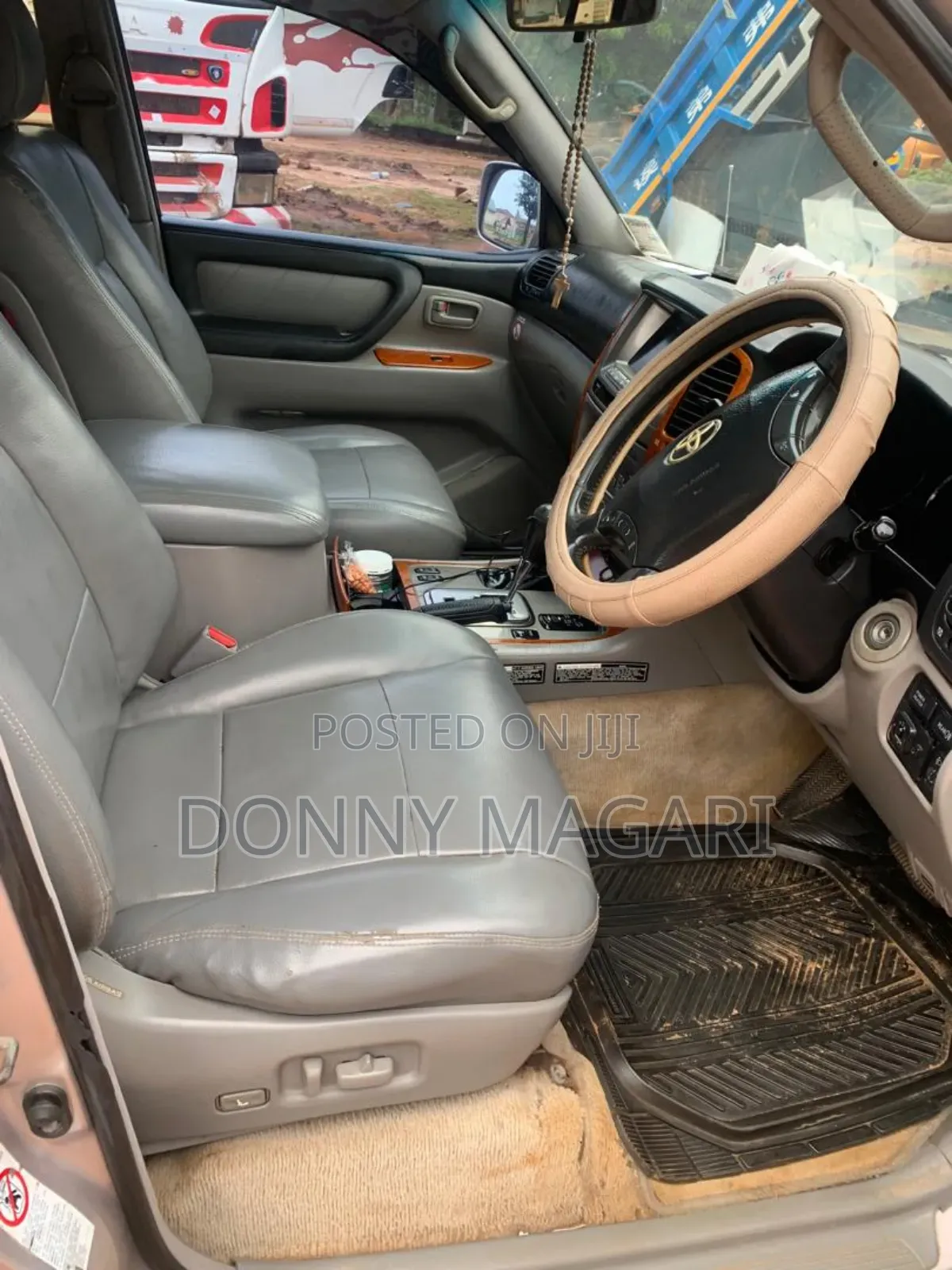 Toyota Land Cruiser 2010 Silver