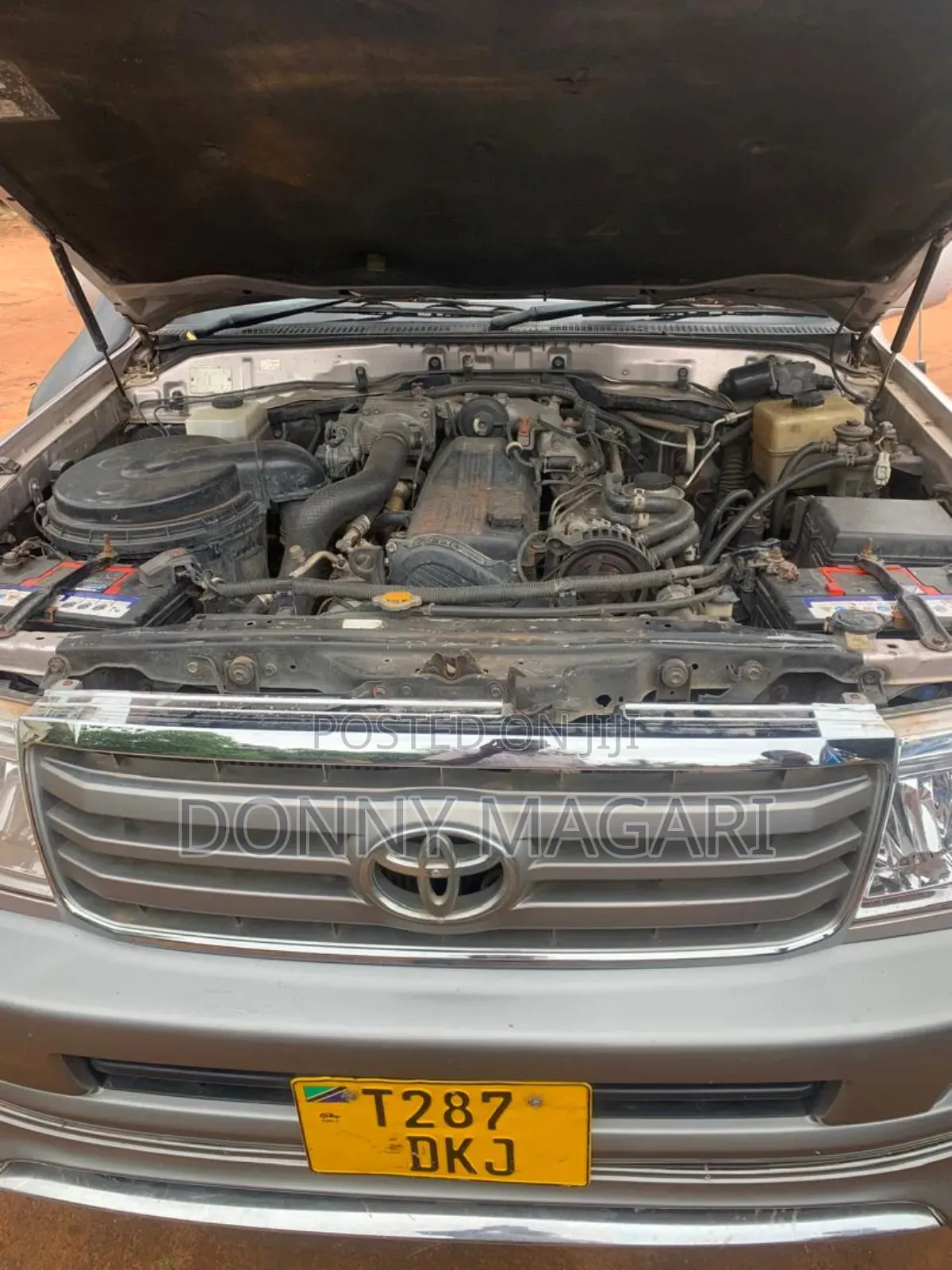 Toyota Land Cruiser 2010 Silver