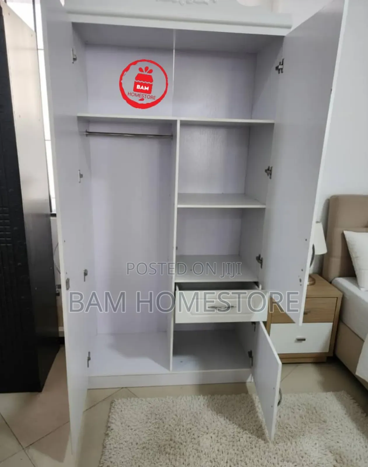 Imported Luxury 2-Door Wardrobe With Mirror - Kabati Ya Nguo Ya Kisasa