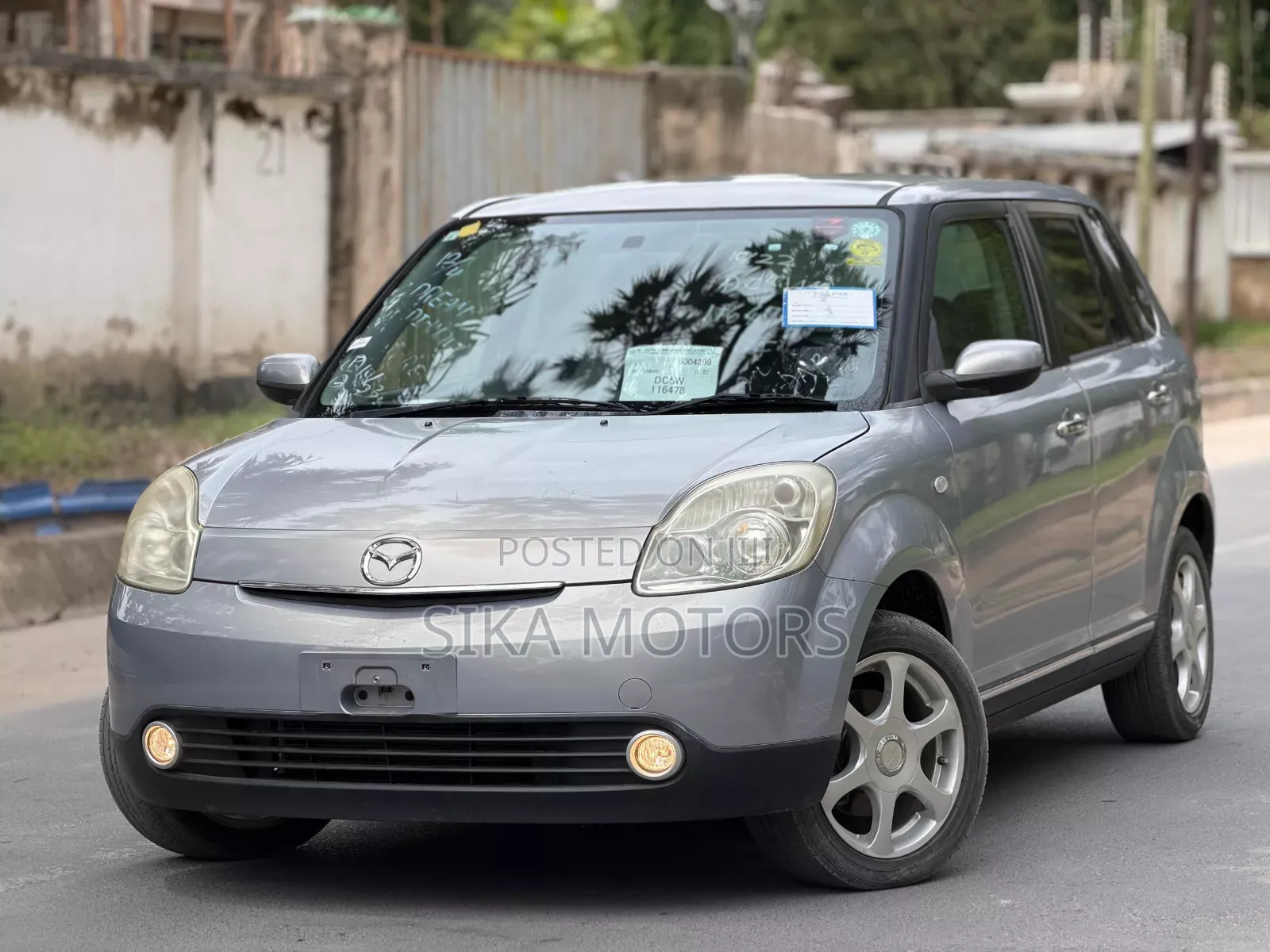 Mazda Verisa 2005 Silver
