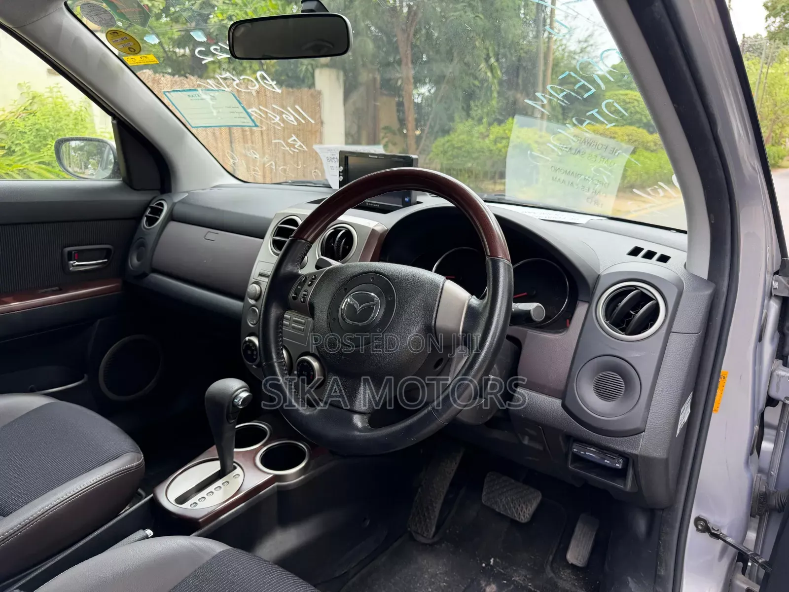 Mazda Verisa 2005 Silver