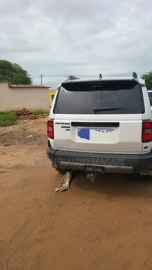 Toyota Land Cruiser Prado 2024 White