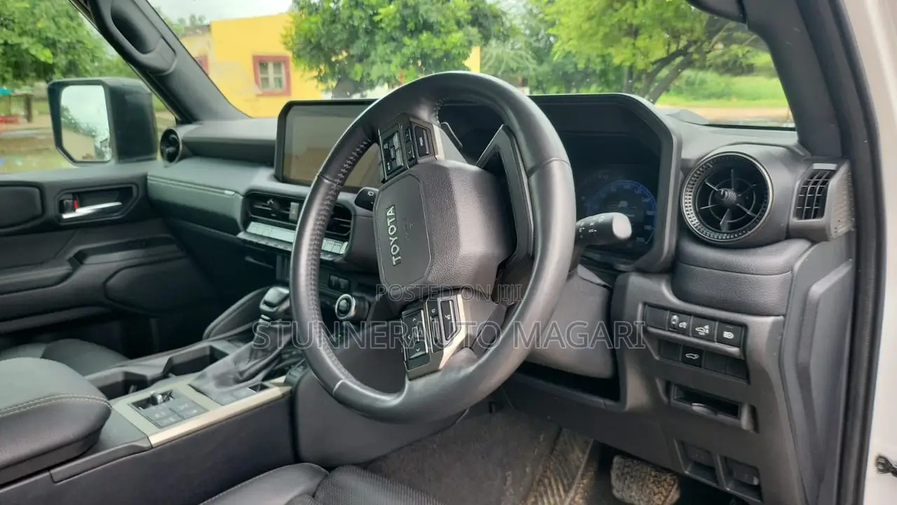 Toyota Land Cruiser Prado 2024 White
