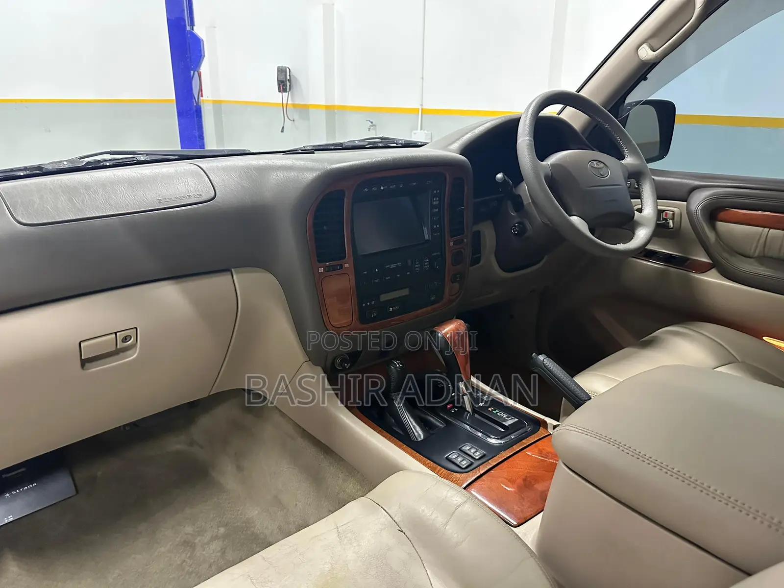 Toyota Land Cruiser HDJ 100 2000 Black