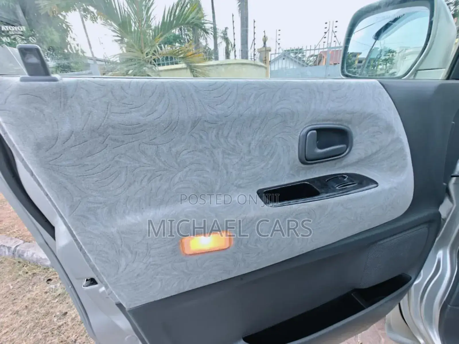 Toyota Noah 2001 Silver