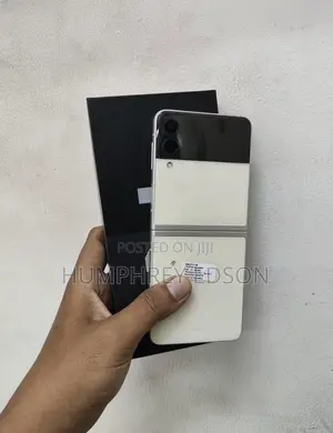 New Samsung Galaxy Z Flip4 128 GB