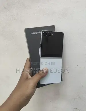 New Samsung Galaxy Z Flip5 256 GB