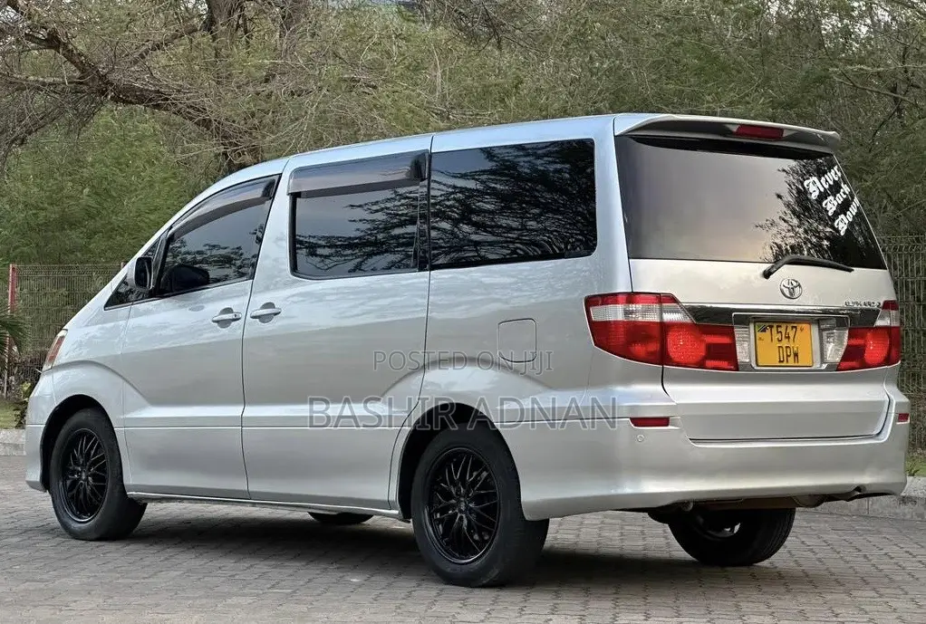 Toyota Alphard 2.4 Petrol FWD 2004 Silver