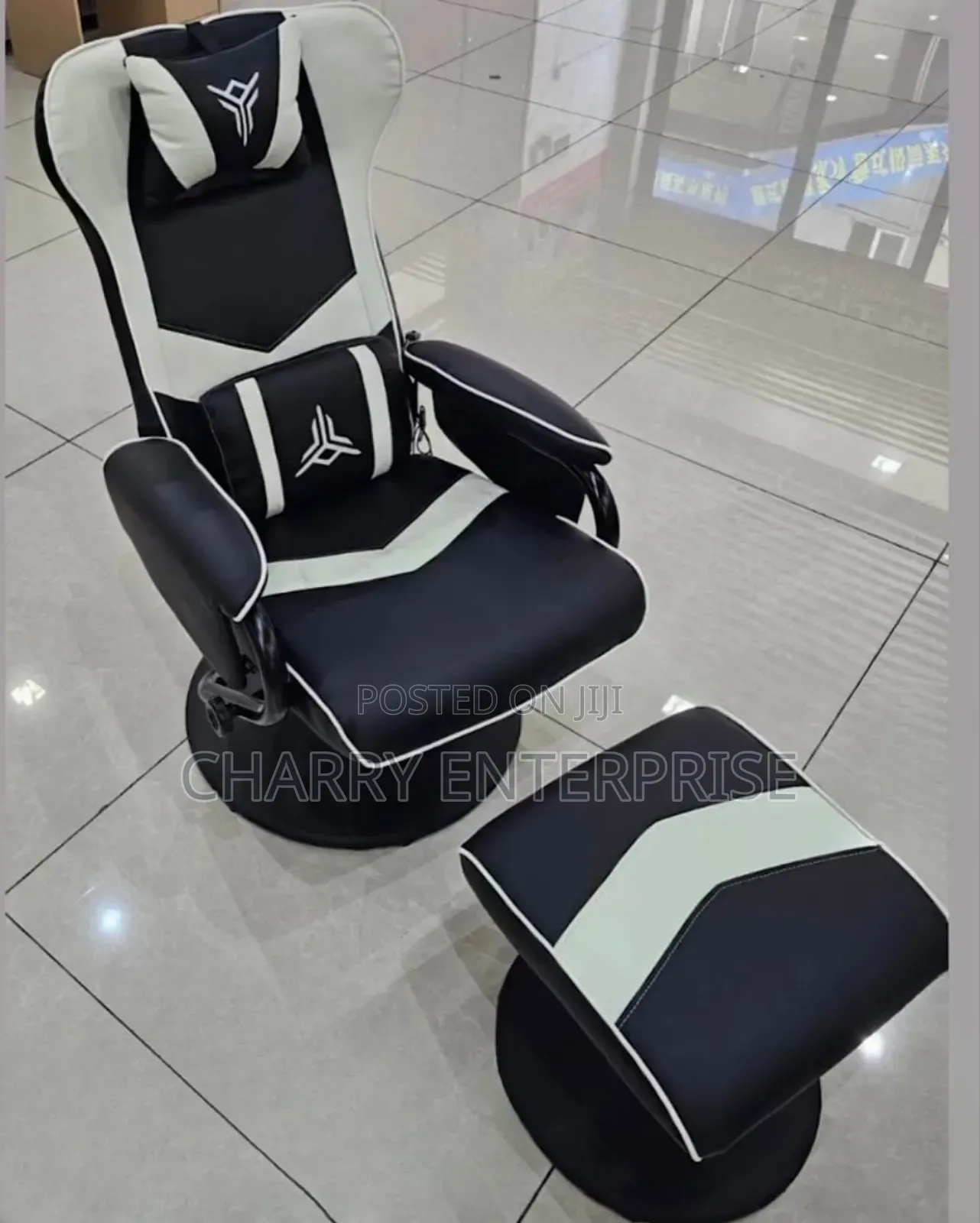 Multipurpose Ergonomic Gaming Chair With a Footrest and Lumbar Support