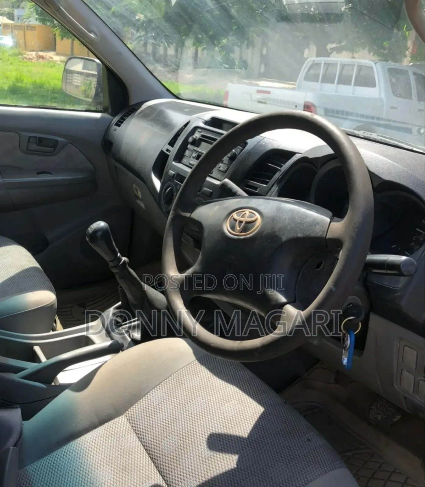 Toyota Hilux 2015 White