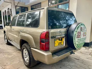 Nissan Patrol 2008 Gold