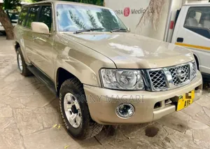 Nissan Patrol 2008 Gold