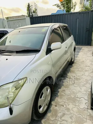 Toyota IST 2005 Silver