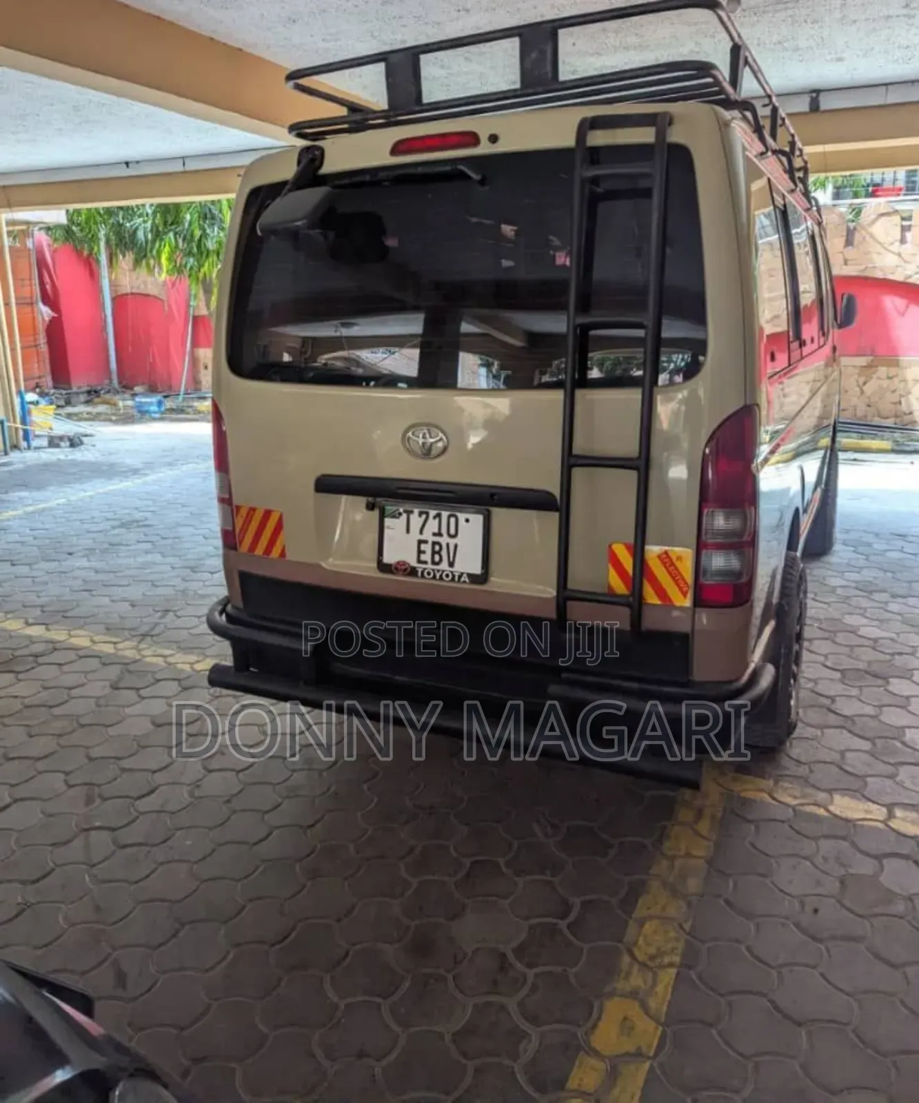 Toyota HiAce 2008 Beige