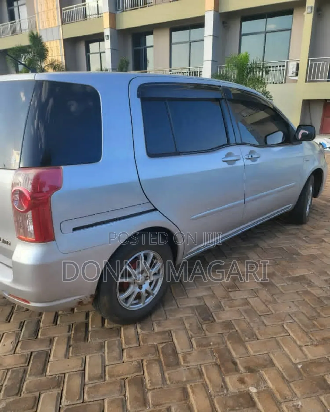 Toyota Raum 2006 Silver