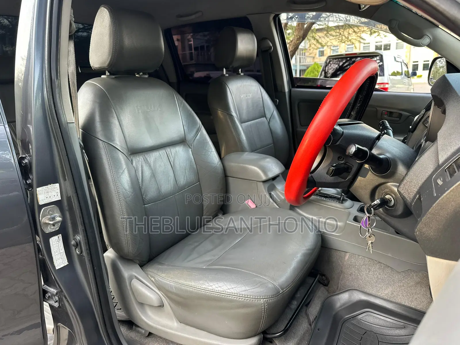 Toyota Hilux 2010 Gray