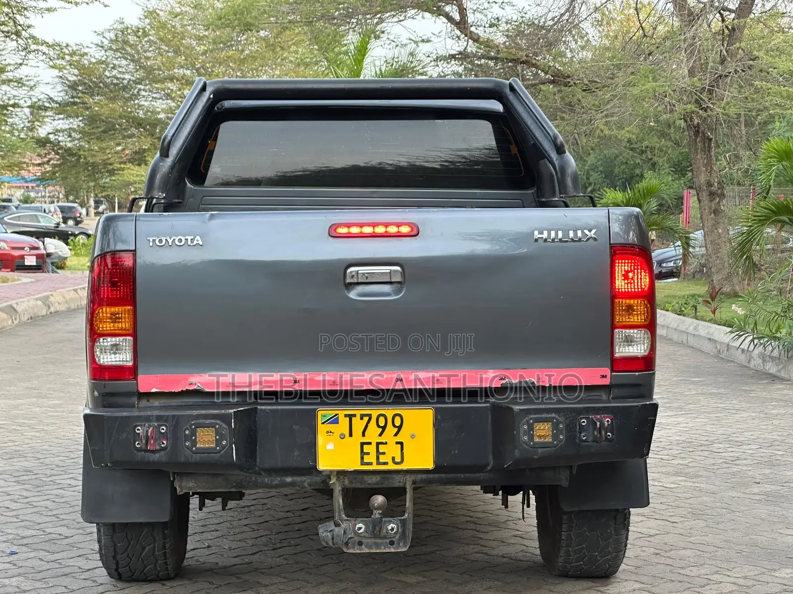 Toyota Hilux 2010 Gray