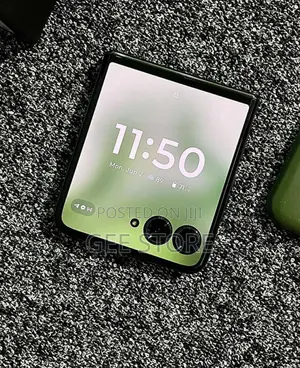 New Motorola Razr 50 Ultra 256 GB Green