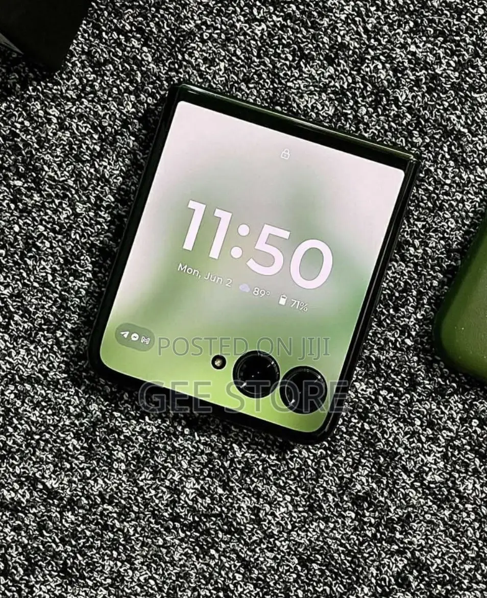 New Motorola Razr 50 Ultra 256 GB Green